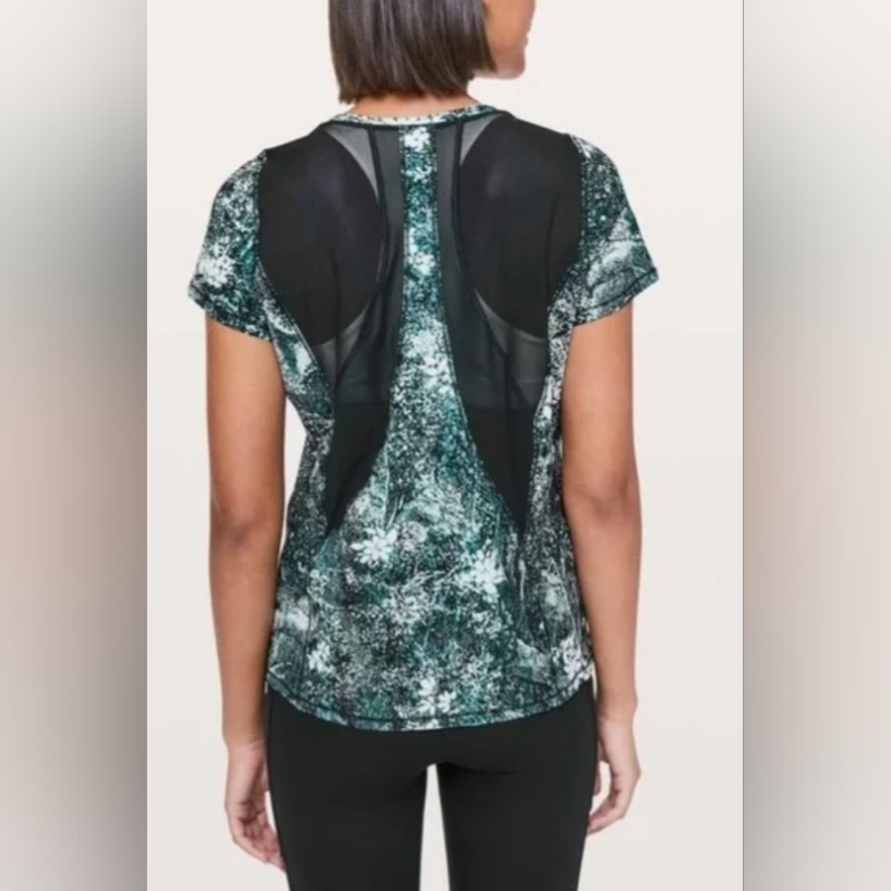 Lululemon Seek The Heat Short Sleeve Size M / L